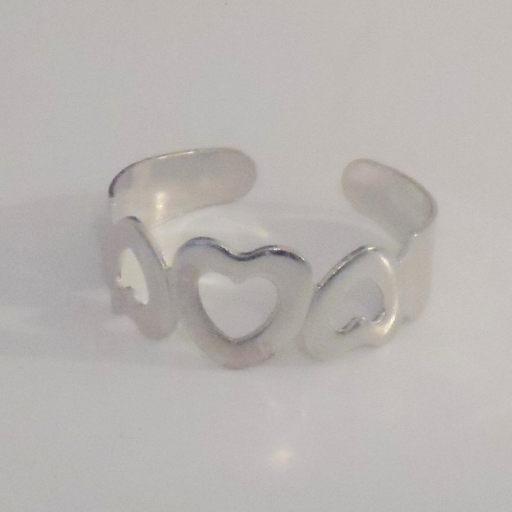 NWT - IRF Steel Toe Ring - Open Heart Design 7mm
